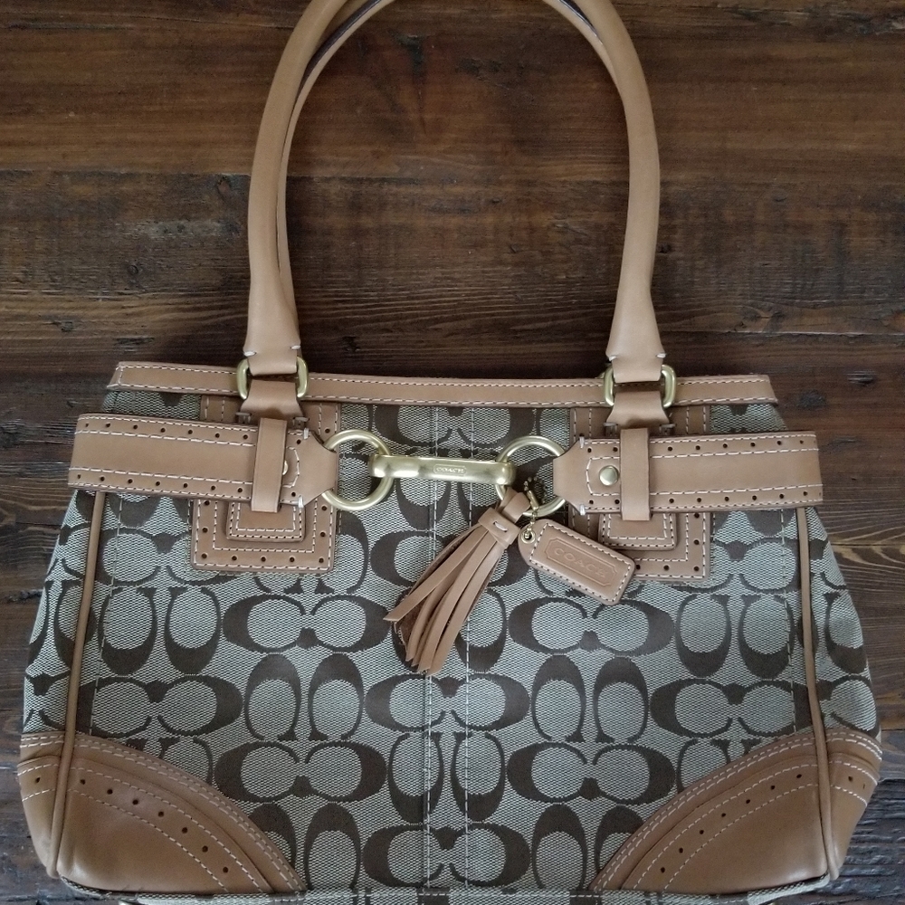 Vintage Coach purse in classic colors